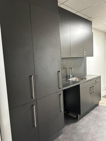 Bedrijfskeuken | kantine keuken | antraciet | 300x60 cm  beschikbaar voor biedingen