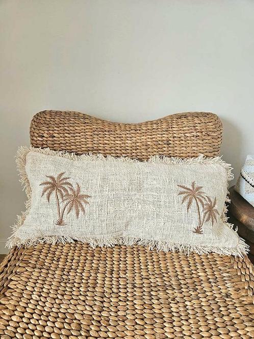 Palmboom kussenhoes uit Bali 30 x 70 cm, Huis en Inrichting, Woonaccessoires | Kussens, Nieuw, Beige, Rechthoekig, Ophalen of Verzenden
