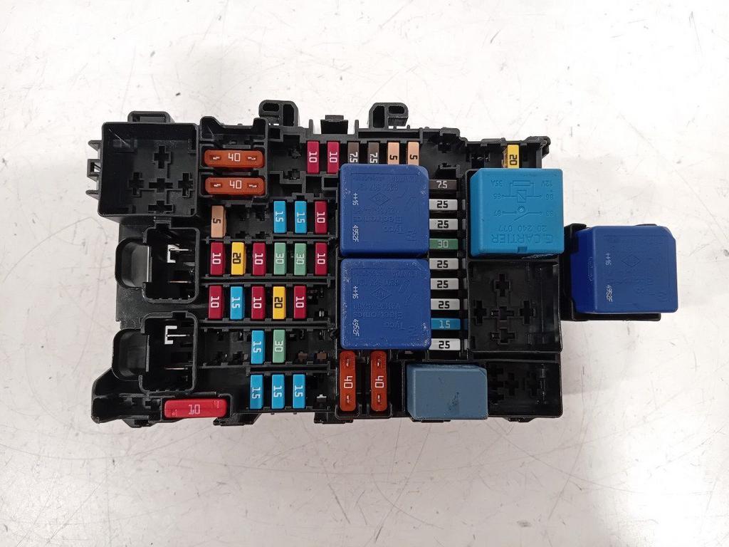 Zekeringkast Renault Grand Scénic, Auto-onderdelen, Elektronica en Kabels, Renault, Gebruikt, Herkomst onderdeel bekend, 12 maanden garantie