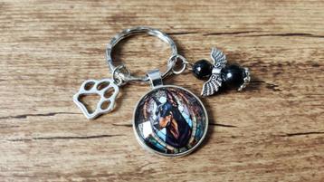 Sleutelhanger Dobermann cabochon met beschermengeltje beschikbaar voor biedingen