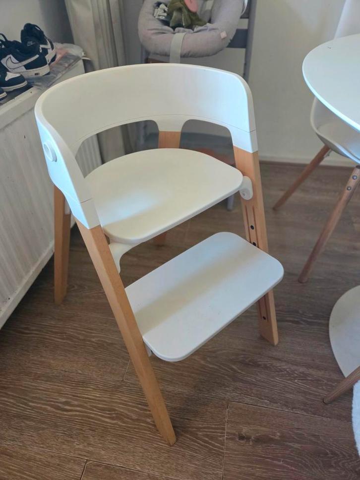 Stokke Steps kinderstoel, Kinderen en Baby's, Kinderstoelen, Zo goed als nieuw, Meegroeistoel, Gordel(s), Ophalen of Verzenden