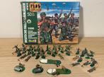 Revell 2500 German Paratroopers geschilderd, Ophalen of Verzenden, Zo goed als nieuw, 1:50 of kleiner, Figuur of Figuren