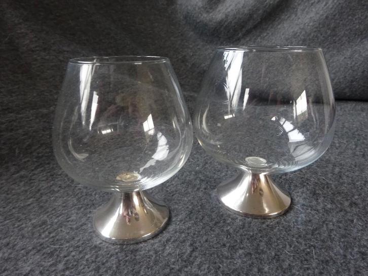Twee cognacglazen met zilveren montuur, Antiek en Kunst, Antiek | Goud en Zilver, Zilver, Ophalen of Verzenden