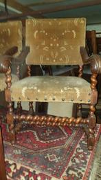 Antique getorste fauteuils, Ophalen