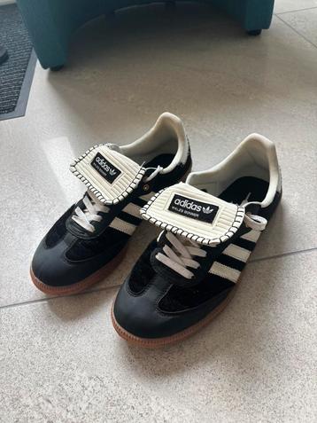 Adidas x Wales Bonner 45 beschikbaar voor biedingen