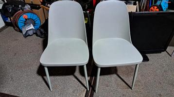 4 Mooie Kunststof Stoelen ZGAN - Grijs beschikbaar voor biedingen