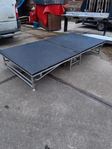 podium delen inklapbaar en verijbaar 120x240cm beschikbaar voor biedingen