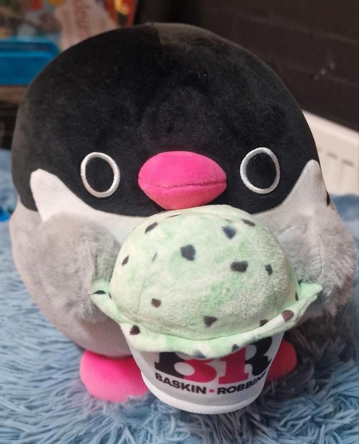 Schattige Knuffel Pinguïn met IJsje, Kinderen en Baby's, Speelgoed | Knuffels en Pluche, Zo goed als nieuw, Overige typen, Ophalen of Verzenden