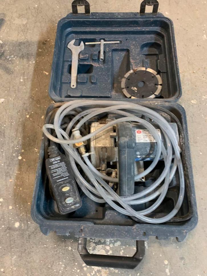 Tegelzaag van Voorden Alpha met toebehoren., Doe-het-zelf en Verbouw, Gereedschap | Zaagmachines, Gebruikt, Cirkelzaag, 600 tot 1200 watt