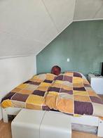 TE KOOP: AUPING BED, Huis en Inrichting, Slaapkamer | Bedden, Ophalen, Wit, Tweepersoons, 180 cm