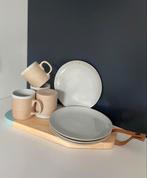 Set van 4 ontbijtborden & mokken van Dassie Artisan, Huis en Inrichting, Keuken | Servies, Ophalen of Verzenden, Zo goed als nieuw