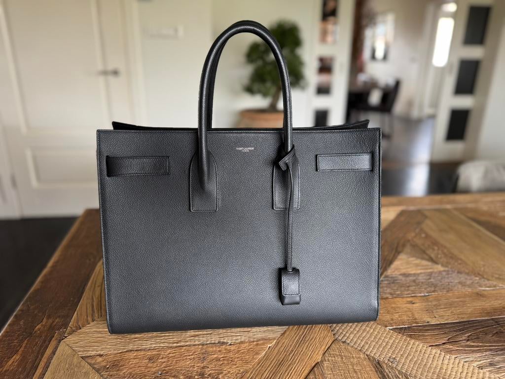 Grote zwarte originele Saint Laurent Sac de Jour, Ophalen of Verzenden, Zo goed als nieuw, Zwart