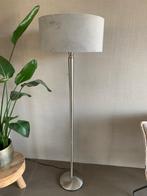 Prachtige vloerlamp met lichtgrijze fluwelen kap, Ophalen, Zo goed als nieuw, 150 tot 200 cm