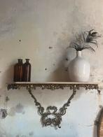 Wand meubel met gouden details, Ophalen