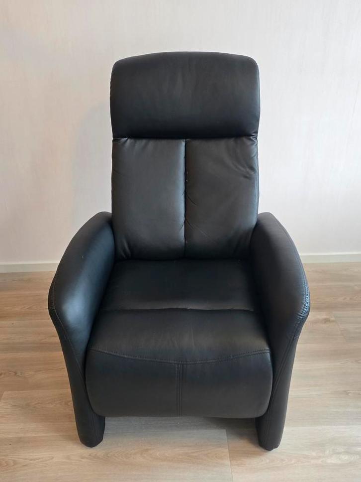 Zwarte skai relaxfauteuil, Huis en Inrichting, Fauteuils, Gebruikt, Overige materialen, 75 tot 100 cm, 75 tot 100 cm, Ophalen