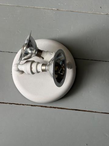 Kleine verstelbare spotjes beschikbaar voor biedingen