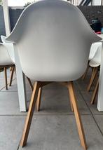 8 witte kuipstoelen voor buiten (tuinstoelen), Ophalen of Verzenden, Gebruikt, Kunststof