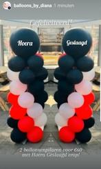 2 ballonnenpilaren met Hoera Geslaagd! €60, Ophalen, Geboorte of Huwelijk
