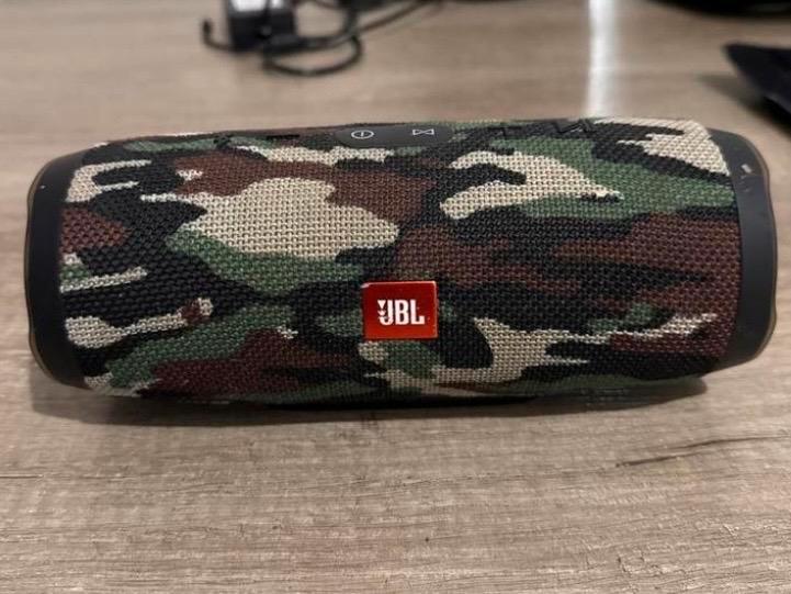 JBL Charge 3 Camouflage - defecte accu, Audio, Tv en Foto, Luidsprekers, Gebruikt, Overige typen, 60 tot 120 watt, JBL, Ophalen