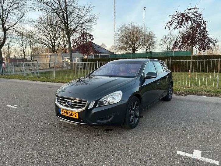 Volvo V60 T5 240pk Powershift 2011 Grijs, Auto's, Volvo, Particulier, V60, Benzine, D, Stationwagon, Automaat, Origineel Nederlands