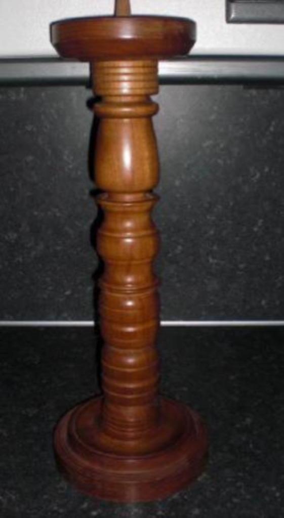 ROBUUSTE KANDELAAR EIKEN * VLOER KANDELAAR * Fraai Model *, Antiek en Kunst, Antiek | Kandelaars, Overige materialen, Verzenden