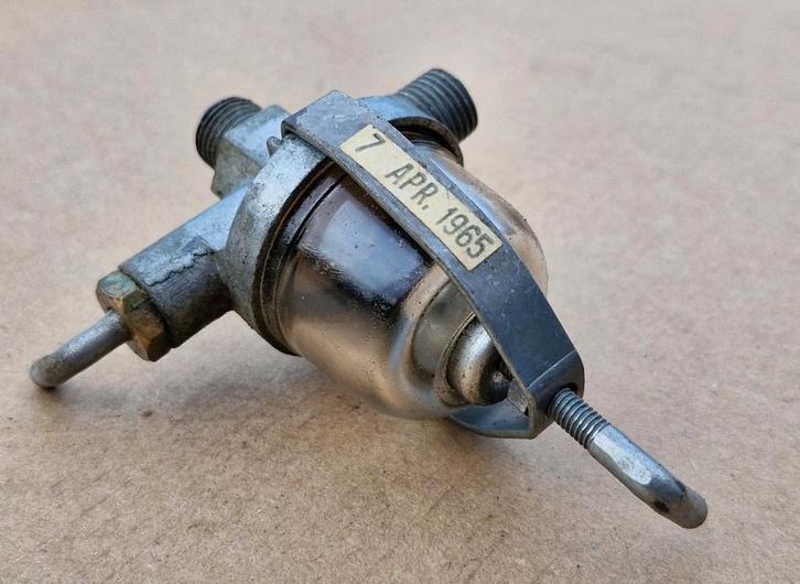 New Old Stock Wipac brandstof filter. 2x, Fietsen en Brommers, Brommeronderdelen | Algemeen, Nieuw, Carburateur, Ophalen of Verzenden