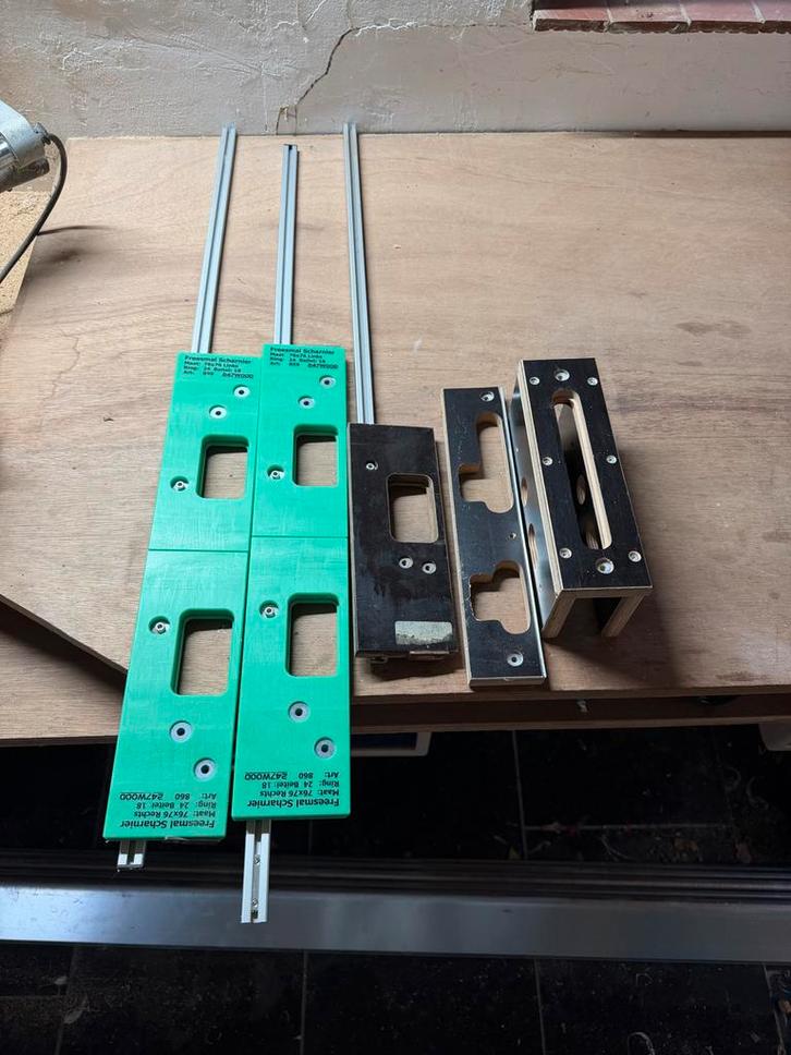 Freesmallen set: Scharnieren, Sluitplaten, Slotkast, Doe-het-zelf en Verbouw, Gereedschap | Handgereedschap, Zo goed als nieuw