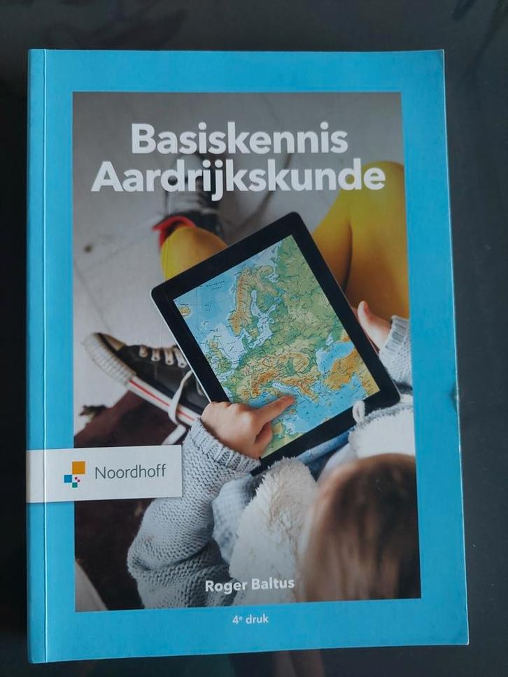 Basiskennis Aardrijkskunde Roger Baltus, Boeken, Studieboeken en Cursussen, Zo goed als nieuw, HBO, Ophalen of Verzenden