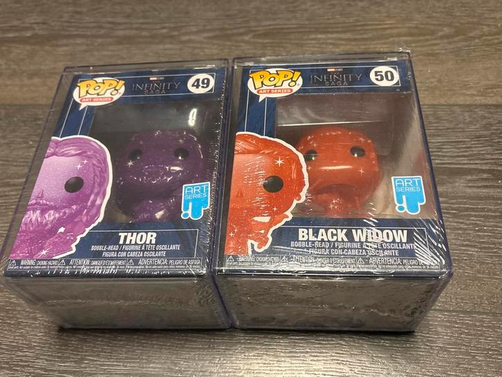 Funko Pop! Infinity Saga Art Series - Thor & Black Widow, Verzamelen, Poppetjes en Figuurtjes, Zo goed als nieuw, Ophalen of Verzenden