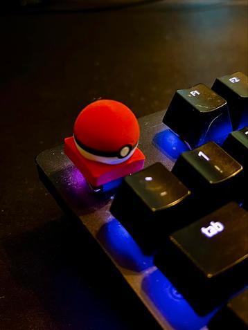 3D-geprinte Pokémon-bal keycaps te koop beschikbaar voor biedingen