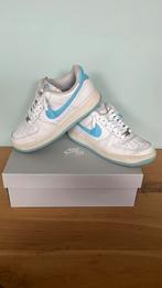 Nike AIR FORCE 1 WHITE/AQUARIUS BLUE-WHITE maat 41, Wit, Ophalen of Verzenden, Sneakers of Gympen, Gedragen