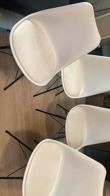 Stoelen beschikbaar voor biedingen