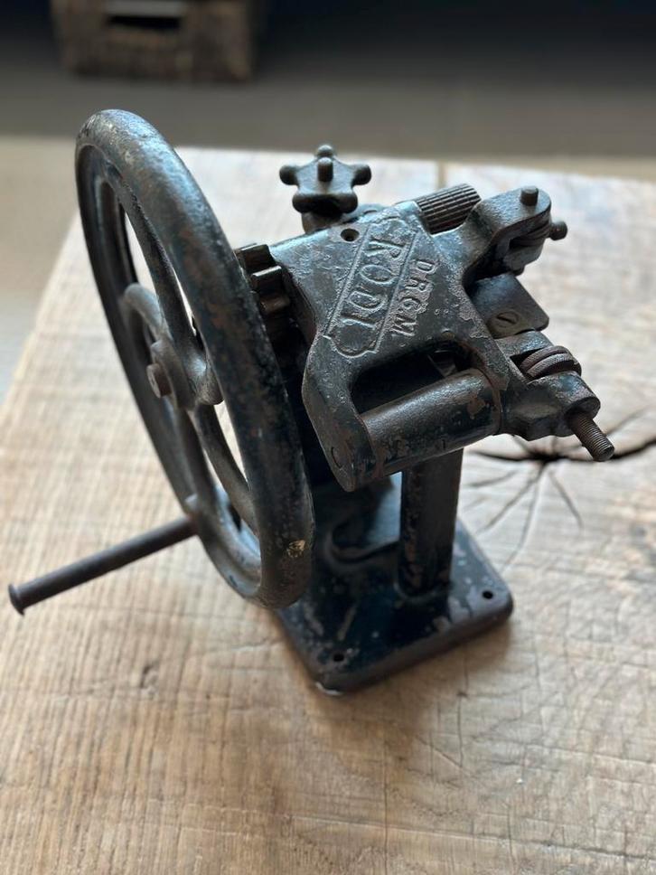 D.R.G.M RODI lederbewerker Deutsches Reichsgebrauchsmuster, Antiek en Kunst, Antiek | Gereedschap en Instrumenten, Ophalen