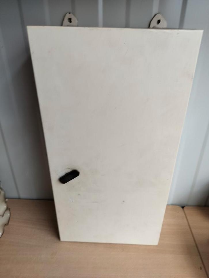 Klein Hangkastje - Leuk voor de Badkamer of Keuken!, Huis en Inrichting, Kasten | Boekenkasten, Gebruikt, Minder dan 50 cm, Minder dan 100 cm