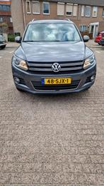 Volkswagen Tiguan 1.4 TSI 90KW BMT 2011 Grijs, Auto's, Voorwielaandrijving, 15 km/l, 74 €/maand, 4 cilinders