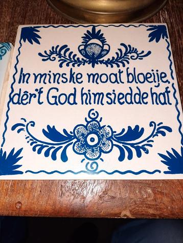 Delfts Blauw Tegeltje met Spreuk beschikbaar voor biedingen