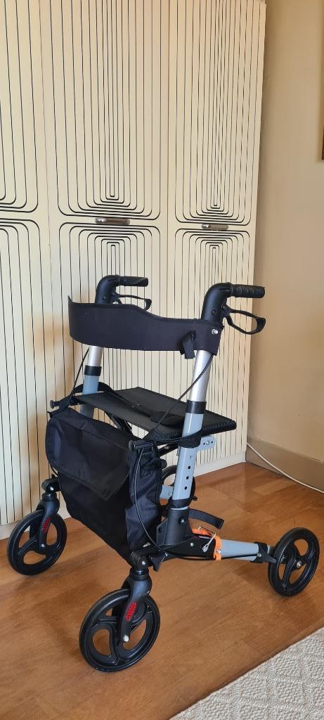 Vouwbaar lichgewicht Rollator, Diversen, Rollators, Zo goed als nieuw, Ophalen