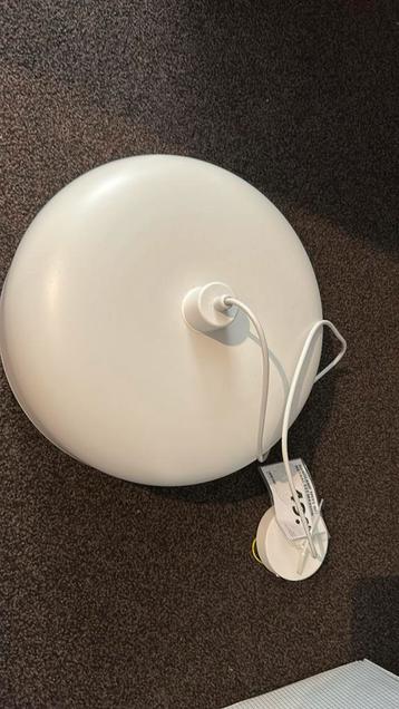 2 identieke halve bollen plafondlamp r-38 beschikbaar voor biedingen