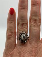 V170 Prachtige zilveren streekdracht ring maat 18,5, Sieraden, Tassen en Uiterlijk, Antieke sieraden, Ophalen of Verzenden, Zilver