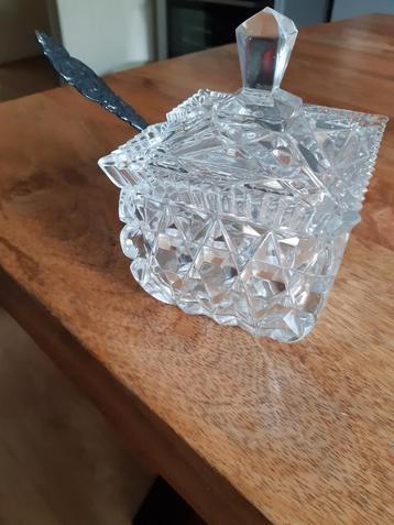 Te koop, mooie kristallen suikerpot of hagelslag pot. beschikbaar voor biedingen