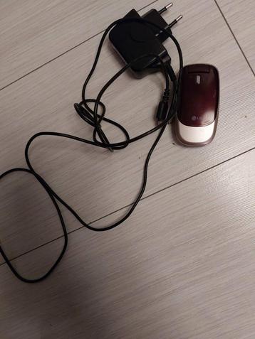 LG Inklapmodel met Oplader beschikbaar voor biedingen