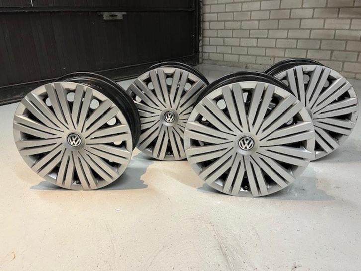 Voor VW Polo uit 2014, 4x originele nieuwe stalen velgen, Auto-onderdelen, Banden en Velgen, Velg(en), 15 inch, Personenwagen