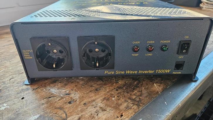 SJERP 1500W Omvormer - Pure Sinusgolf 24 V/220 V, Auto-onderdelen, Elektronica en Kabels, Universele onderdelen, Gebruikt, Ophalen of Verzenden