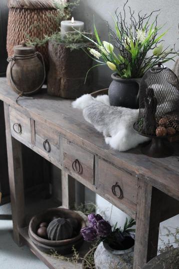 sidetable landelijk robuust vergrijsd hout beschikbaar voor biedingen