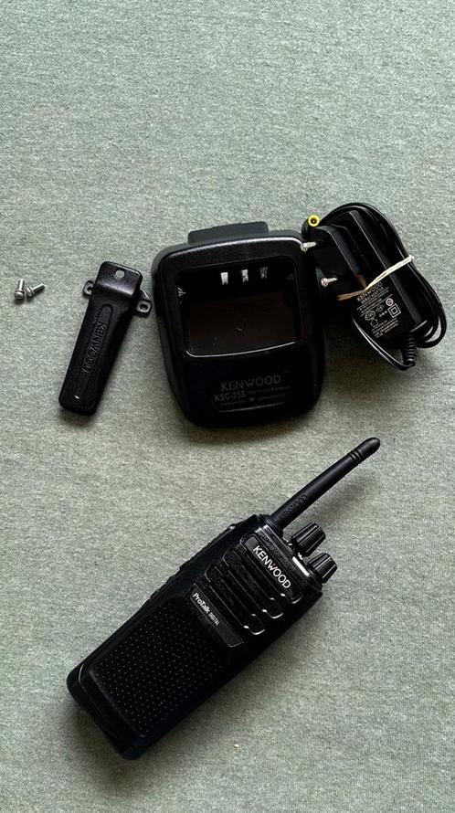 Kenwood TK-3701D ProTalk Digital portofoon met lader, Telecommunicatie, Portofoons en Walkie-talkies, Zo goed als nieuw, Portofoon of Walkie-talkie