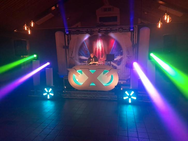 2x Cameo Nanobeam 600, Muziek en Instrumenten, Licht en Laser, Zo goed als nieuw, Licht, Geluidgestuurd, Kleur, Stroboscoopeffect