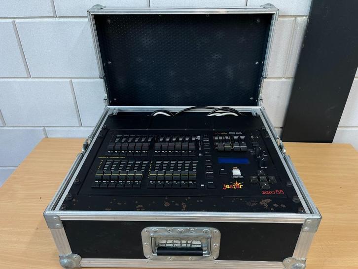 Zero88 Jester 12/24 lichtmixer met flightcase, Muziek en Instrumenten, Licht en Laser, Gebruikt, Licht, Ophalen