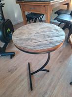 Bijzettafel oud hout met metalen onderstel, Ophalen of Verzenden, Zo goed als nieuw