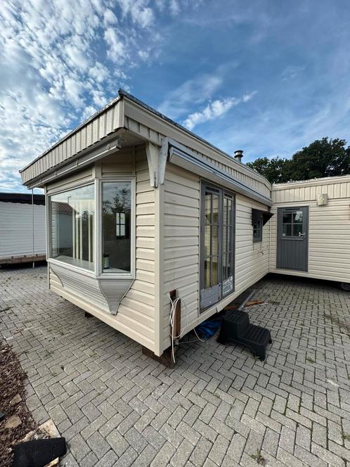 L chalet kunstof bekleed, Caravans en Kamperen, Stacaravans, Ophalen