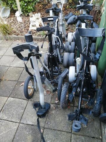 Div Trolleys 2 wielen €25. Per stuk beschikbaar voor biedingen